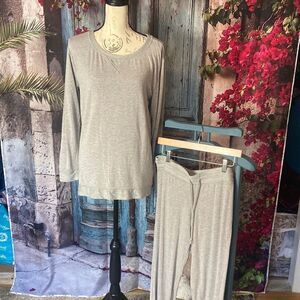 Felina grey and pink loungewear pants and shirt, size medium, good condition